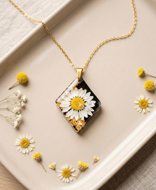Natural Daisy & Gold Flake Resin Pendant