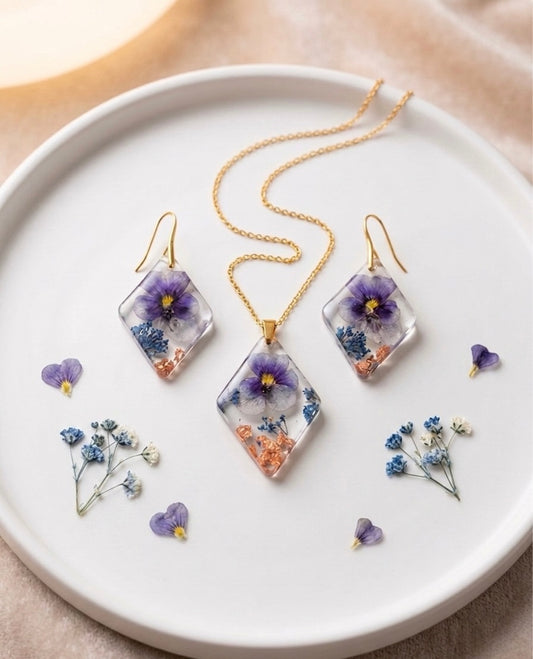 Pressed Flower Resin Jewelry Set – Necklace & Earrings